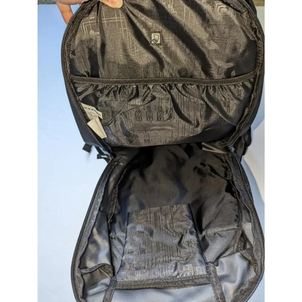 Ogio Backpack NWT Embroidered evolve Black